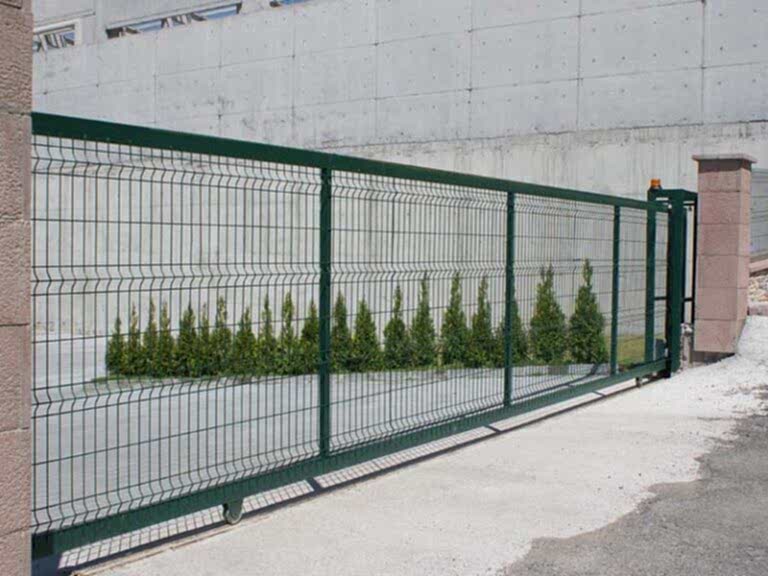 rolling-gates-05-768×576